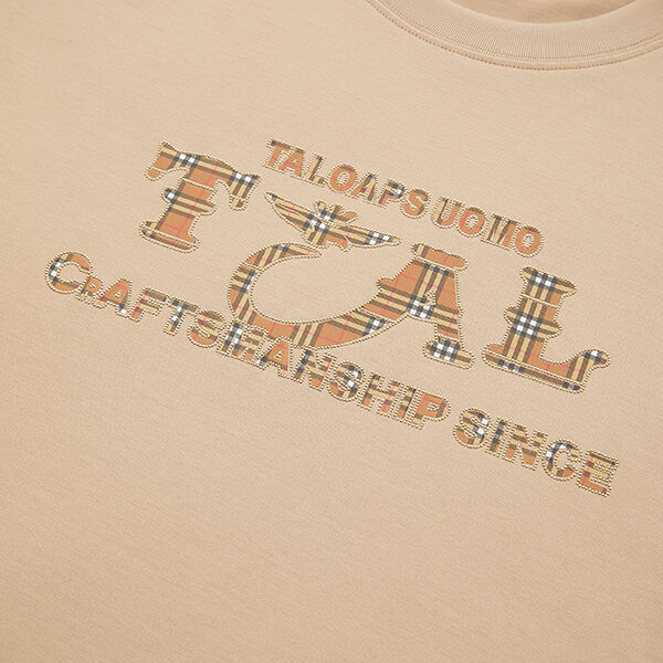 ত্বকের জন্য উপযুক্ত শ্বাসপ্রশ্বাসযোগ্য ক্যাজুয়াল কটন প্রিমিয়াম টি-শার্ট, আপনার নিজস্ব ব্র্যান্ডের লোগো কাস্টম প্রিন্টিং, 180-200gsm উচ্চ গুণমান