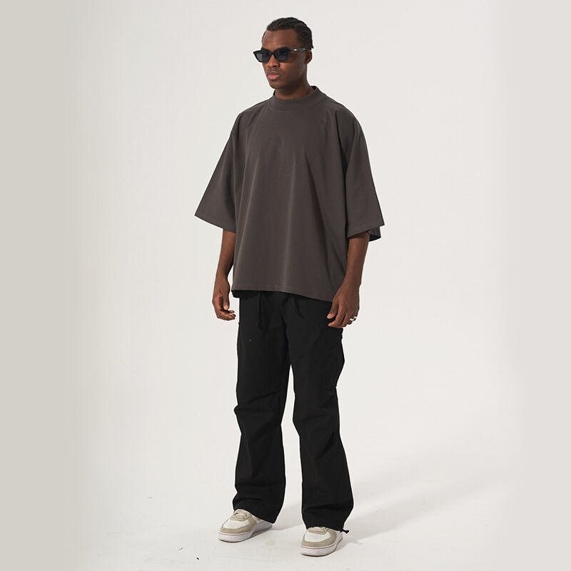 পোশাক প্রস্তুতকারক কাস্টম ২২০ জিএসএম টি-শার্ট হেভিওয়েট সিমলেস টি-শার্ট বক্সি ক্রপড টি-শার্ট