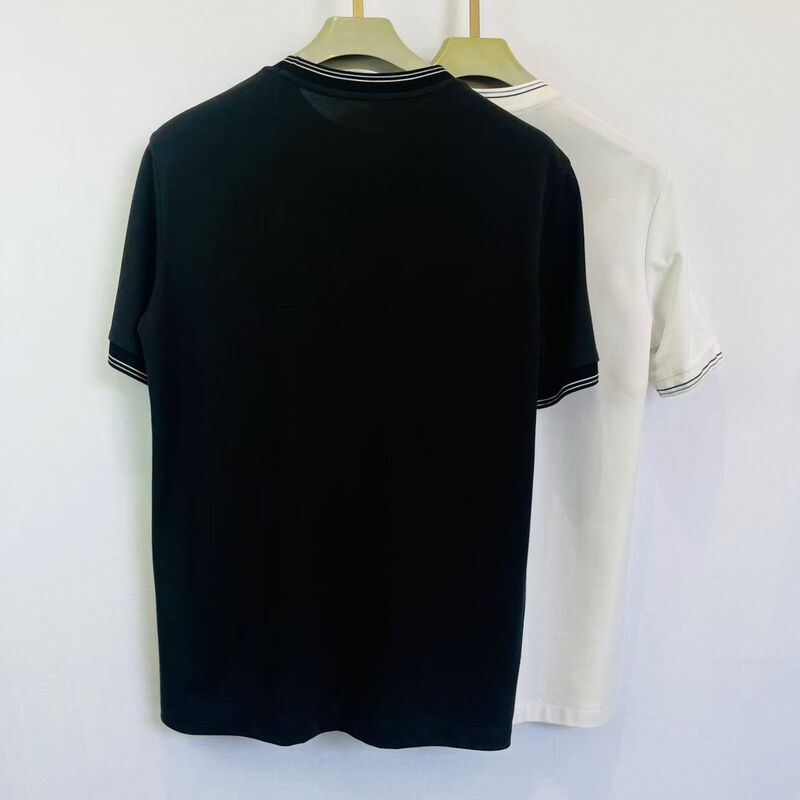 পুরুষদের লোগো - ব্রোডারি পোলো শার্ট∙ কালো সাদা ট্রিম বুক পকেট ও মোনোগ্রাম ট্রেন্ডি ডিজাইন পিকো পুরুষদের পোলো শার্ট