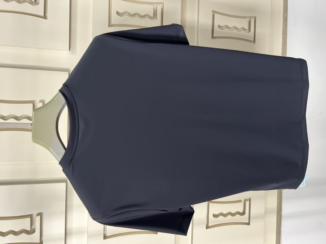 পুরুষদের স্পোর্টস টি-শার্ট কালো নৈমিত্তিক স্পোর্টস সেট - সংক্ষিপ্ত - হাতা টি-শার্ট এবং প্যান্ট, ইউভি - সুরক্ষা বৈশিষ্ট্য সহ শ্বাস প্রশ্বাসের কাপড়