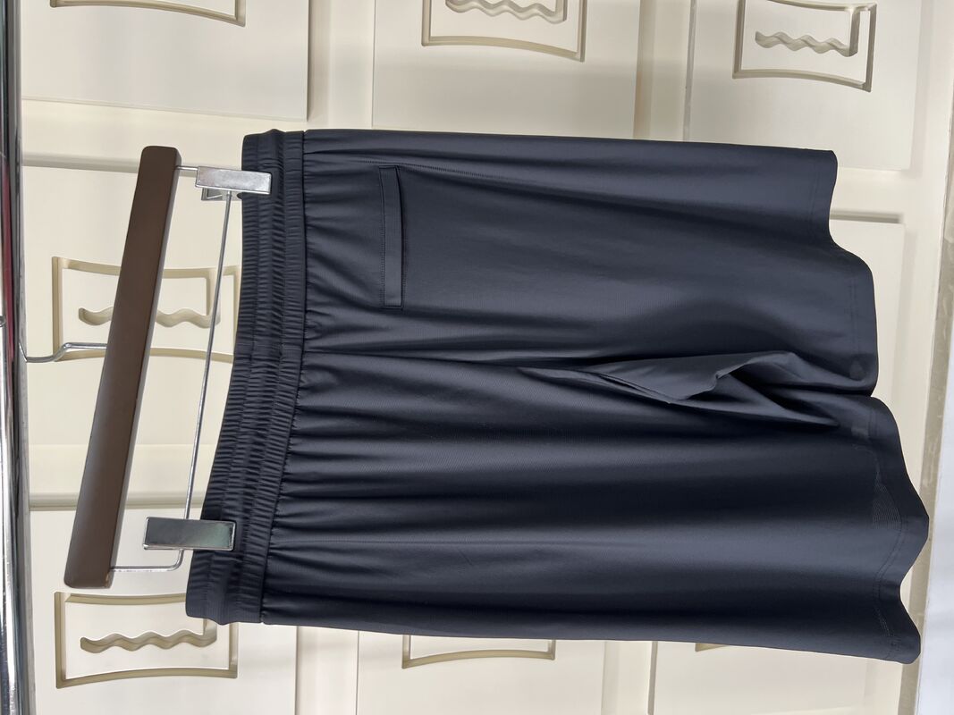 পুরুষদের স্পোর্টস টি-শার্ট কালো নৈমিত্তিক স্পোর্টস সেট - সংক্ষিপ্ত - হাতা টি-শার্ট এবং প্যান্ট, ইউভি - সুরক্ষা বৈশিষ্ট্য সহ শ্বাস প্রশ্বাসের কাপড়