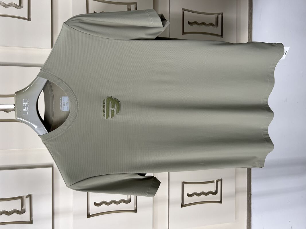 কাস্টমাইজ করুন পুরুষদের অলিভ গ্রিন স্পোর্টস সেট - শর্ট - আর্ম টি-শার্ট এবং প্যান্ট, পুরুষদের জন্য শ্বাস প্রশ্বাসের কাপড়ের টি-শার্ট